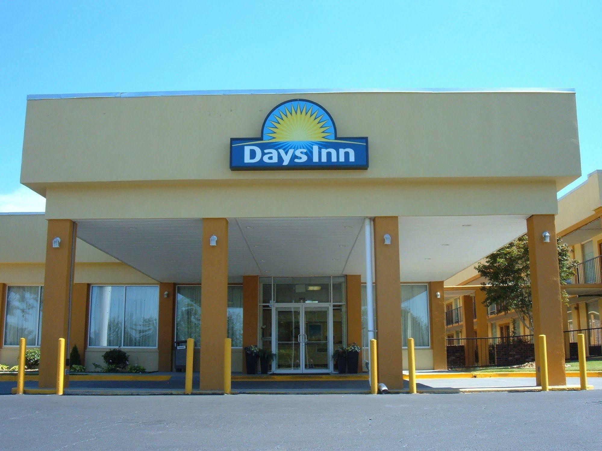 Days Inn By Wyndham Madison Exterior photo
